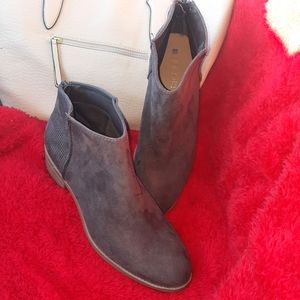 💲Dolcetta 9.5 Women's Ankle Booties Back Zippered